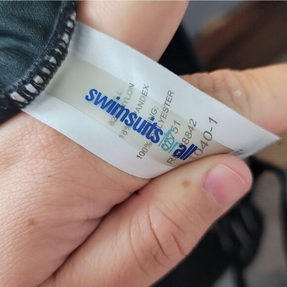 SWIMSUITS FOR ALL Halter Tankini Top - Picture 5 of 7